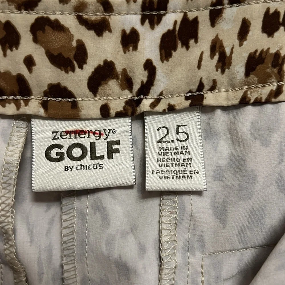 Chico's Zenergy Golf Lightweight Stretch Cropped Cargo Pants - Size 14 / 2.5 - Picture 7 of 7